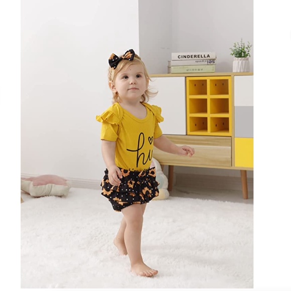 NEW Adorable Baby Girl's Romper Set Size 3-6 Months (3 Pieces) - Picture 2 of 5